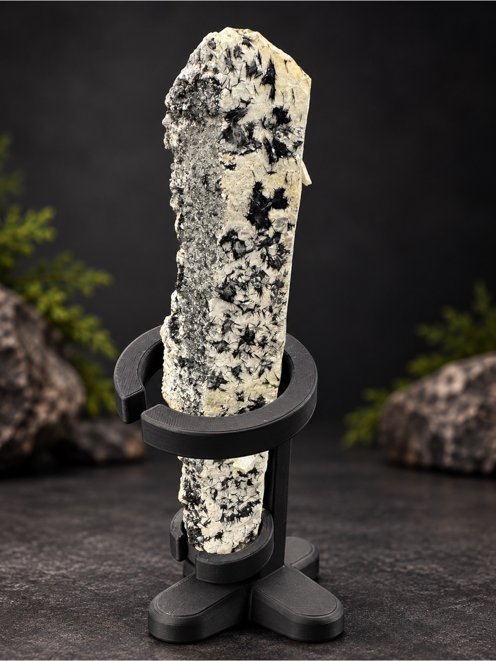 Candle quartz with Specularite